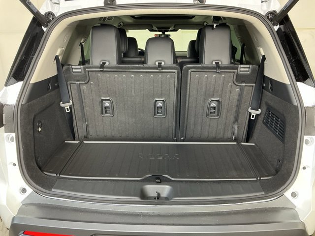 New 2026 Nissan Pathfinder Platinum AWD/4WD image 24