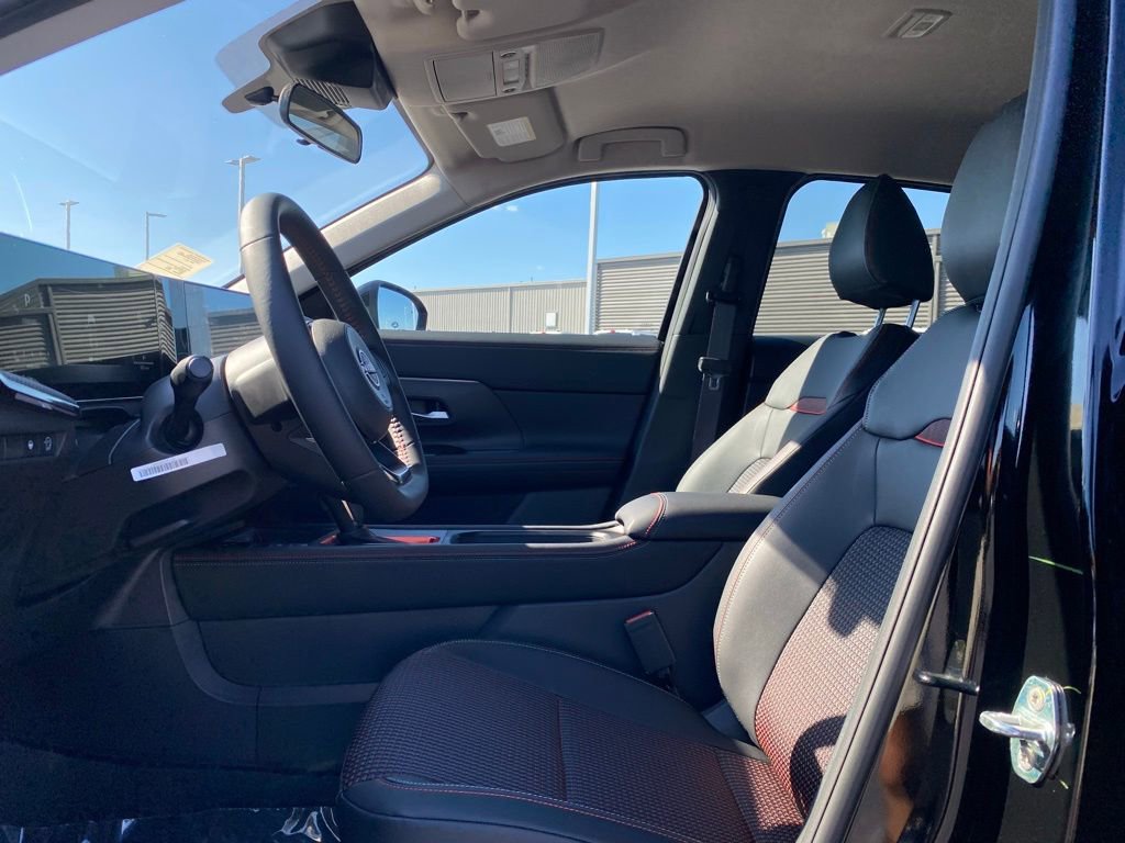 New 2025 Nissan Kicks SR image 11