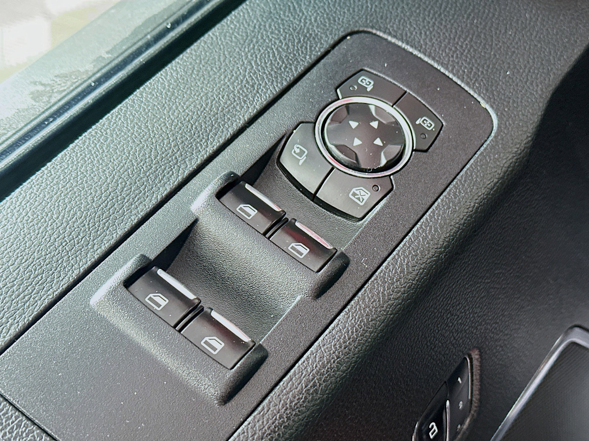 Used 2016 Ford F150 Lariat image 17