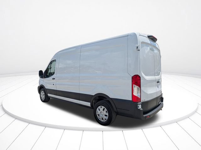 Used 2022 Ford E-Transit Medium Roof RWD image 6