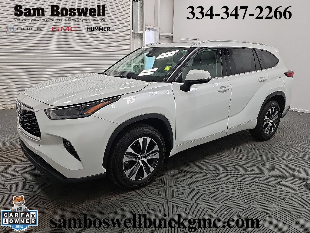 Used 2022 Toyota Highlander XLE FWD image 4
