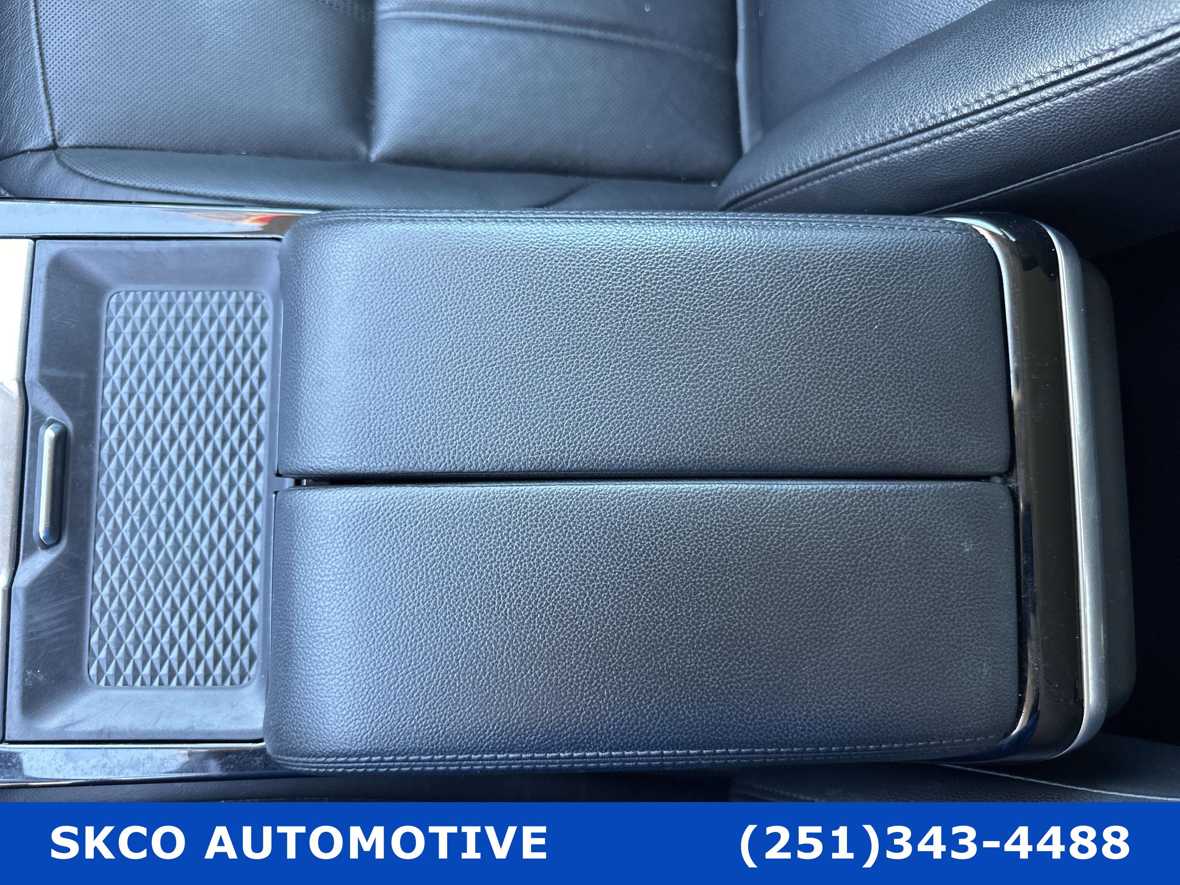 Used 2020 Land Rover Range Rover Evoque SE image 25