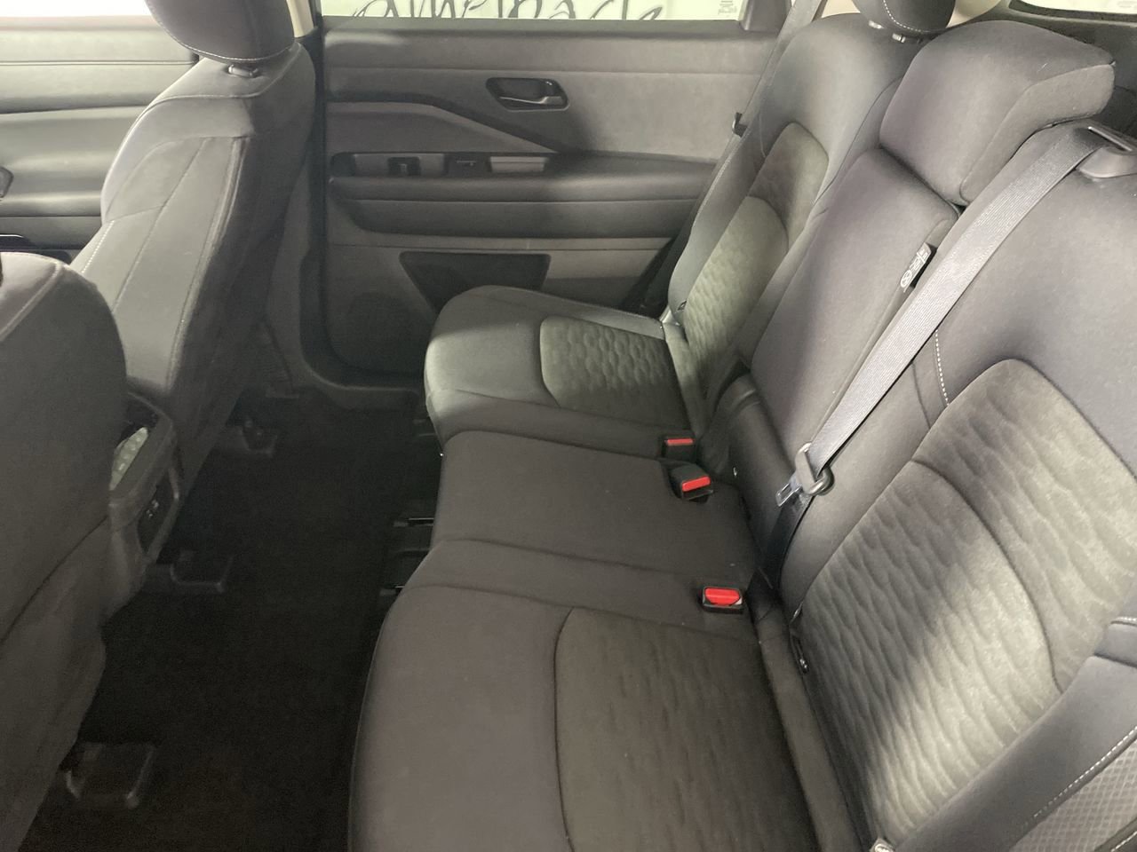 Used 2025 Nissan Pathfinder SV image 23