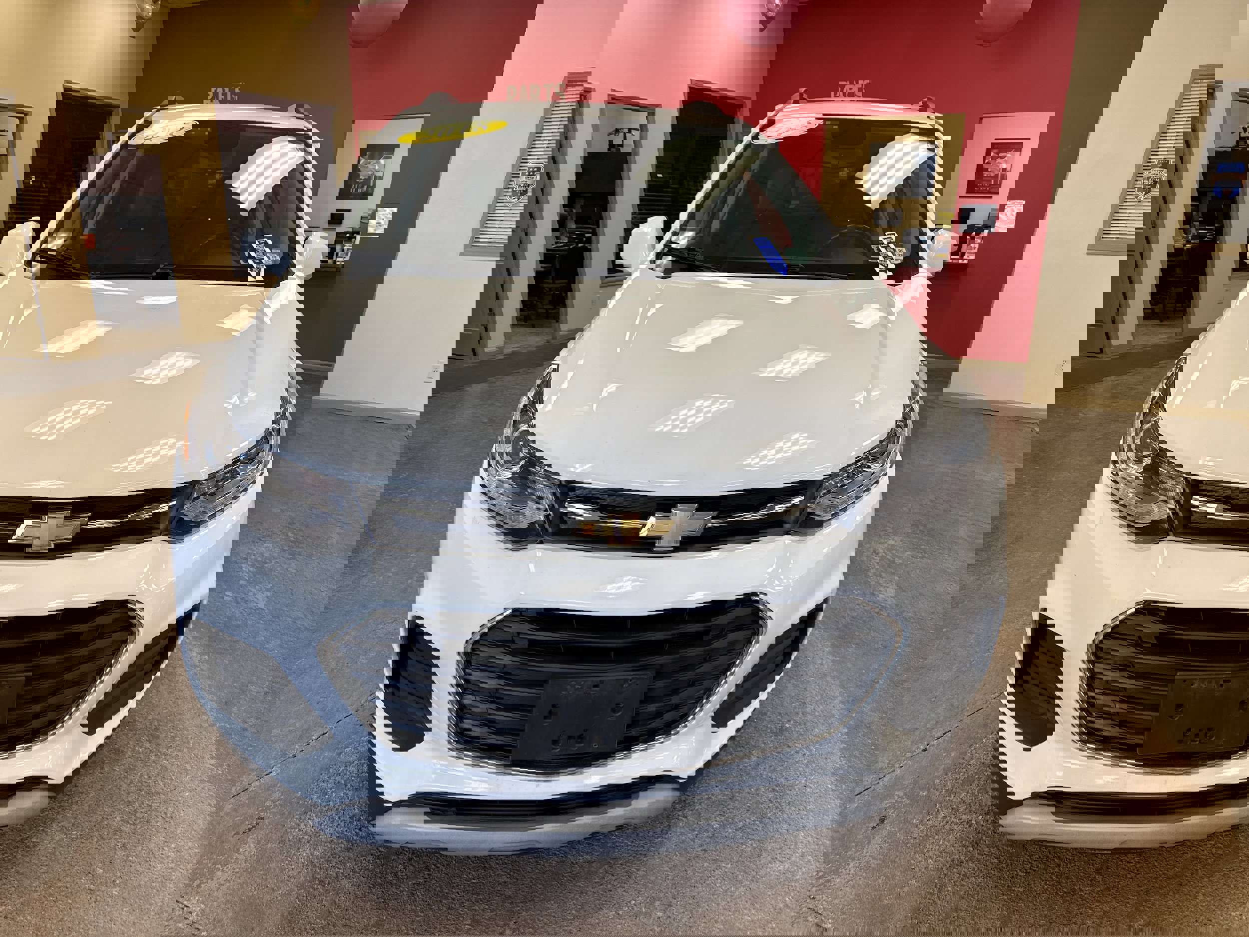 Used 2018 Chevrolet Trax LT w/ LT Convenience Package AWD/4WD image 2