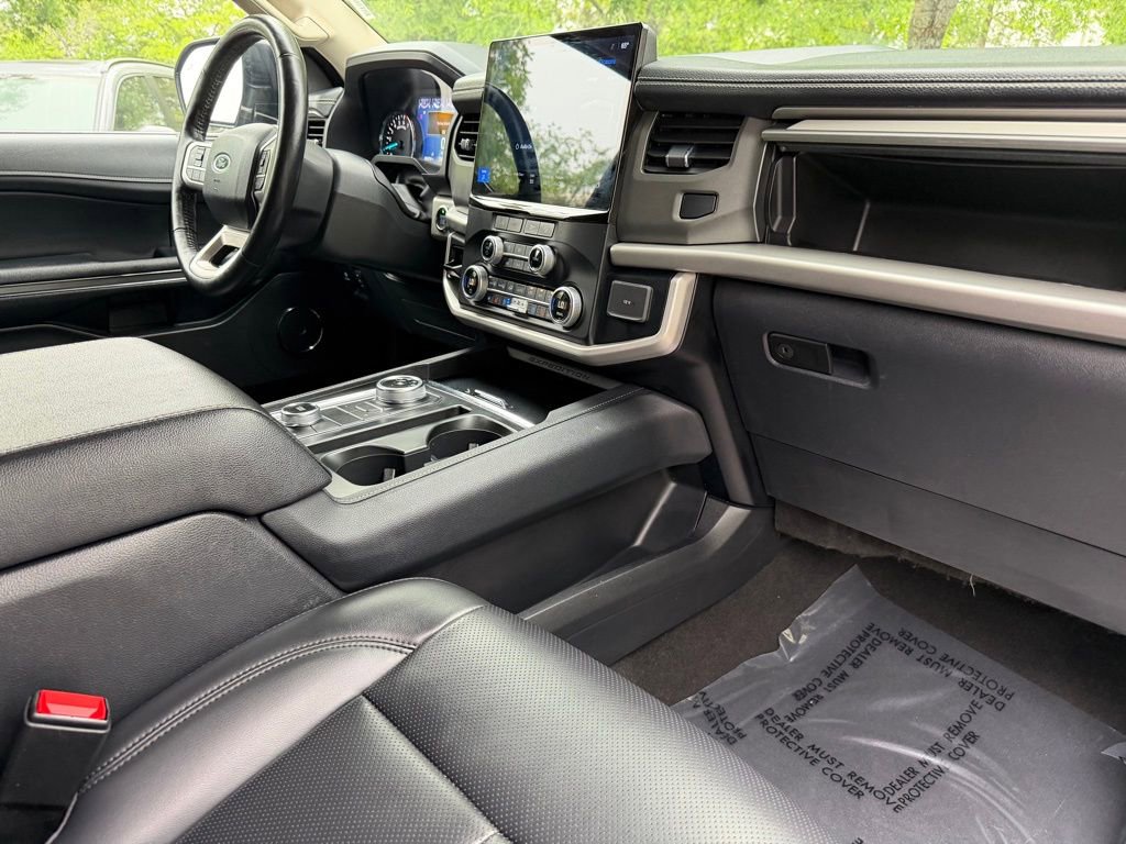 Used 2024 Ford Expedition XLT image 12