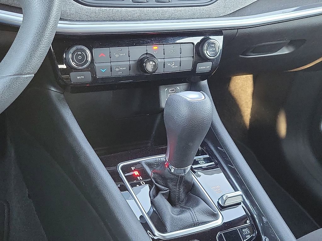 Used 2025 Jeep Compass Sport image 17