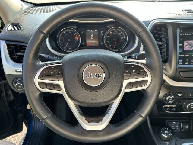 Used 2018 Jeep Cherokee Latitude Plus w/ Cold Weather Group AWD/4WD image 18