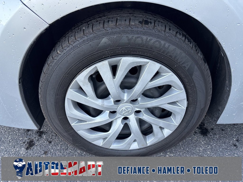 Used 2018 Toyota Corolla LE image 9