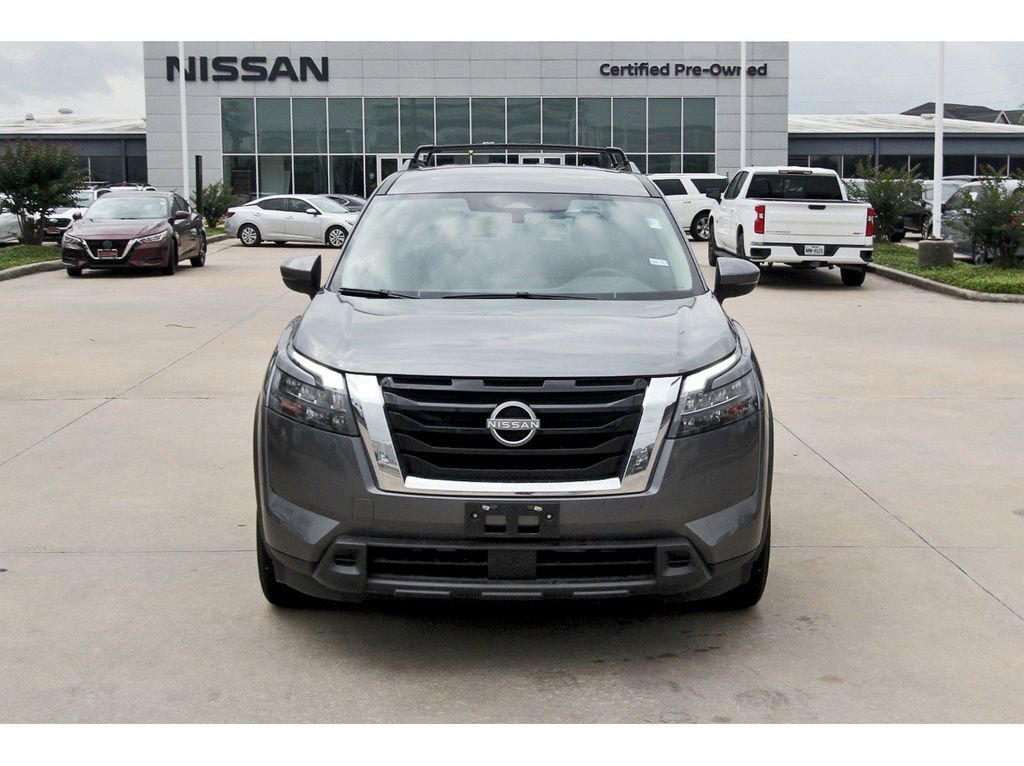 Used 2025 Nissan Pathfinder SV FWD image 8