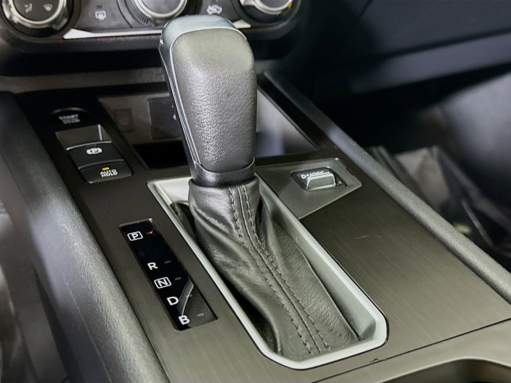 Certified 2025 Nissan Kicks SV image 10