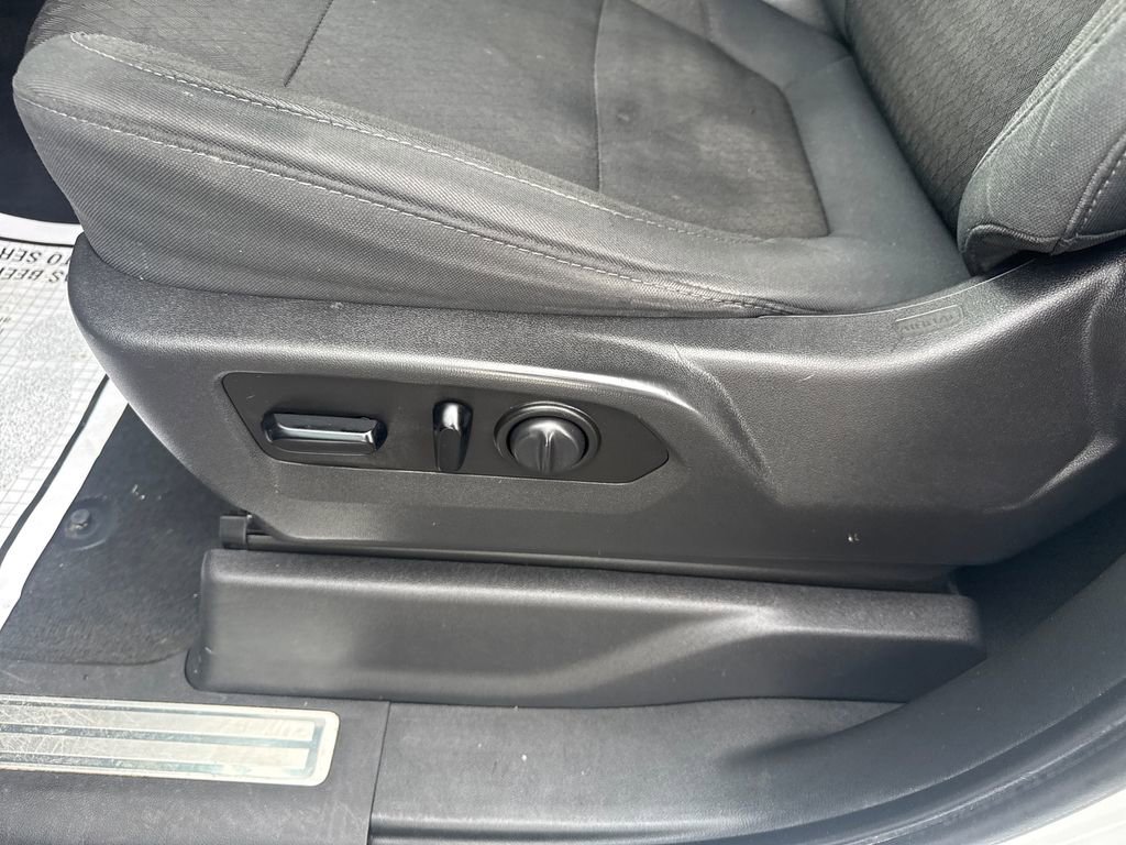 Used 2019 Chevrolet Silverado 1500 LT w/ All-Star Edition AWD/4WD image 32