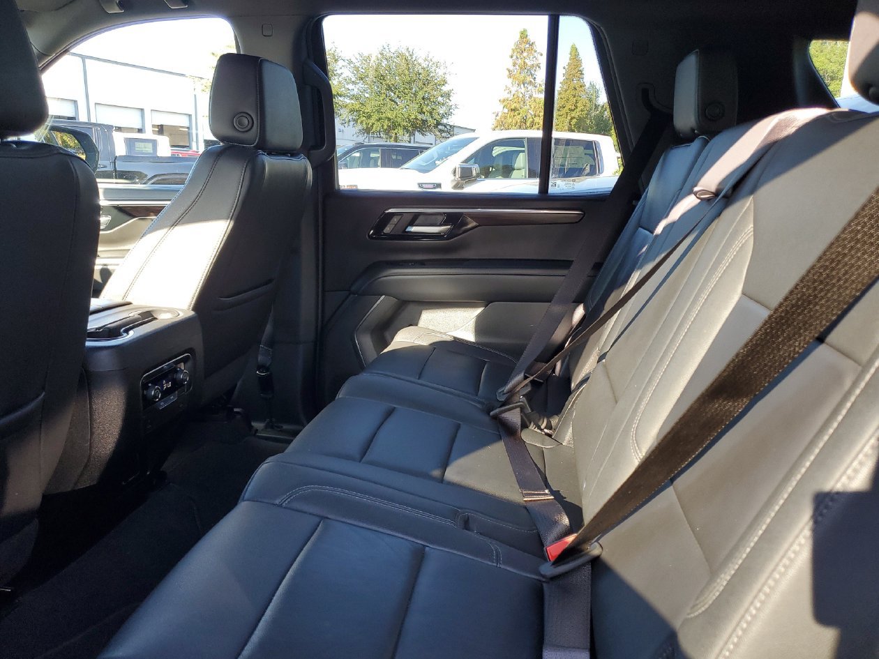 Used 2025 Chevrolet Tahoe LT RWD image 9