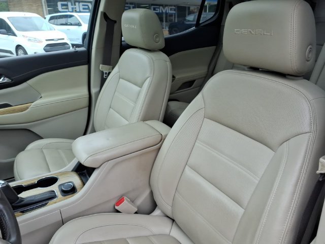 Used 2019 GMC Acadia Denali w/ Technology Package AWD/4WD image 9