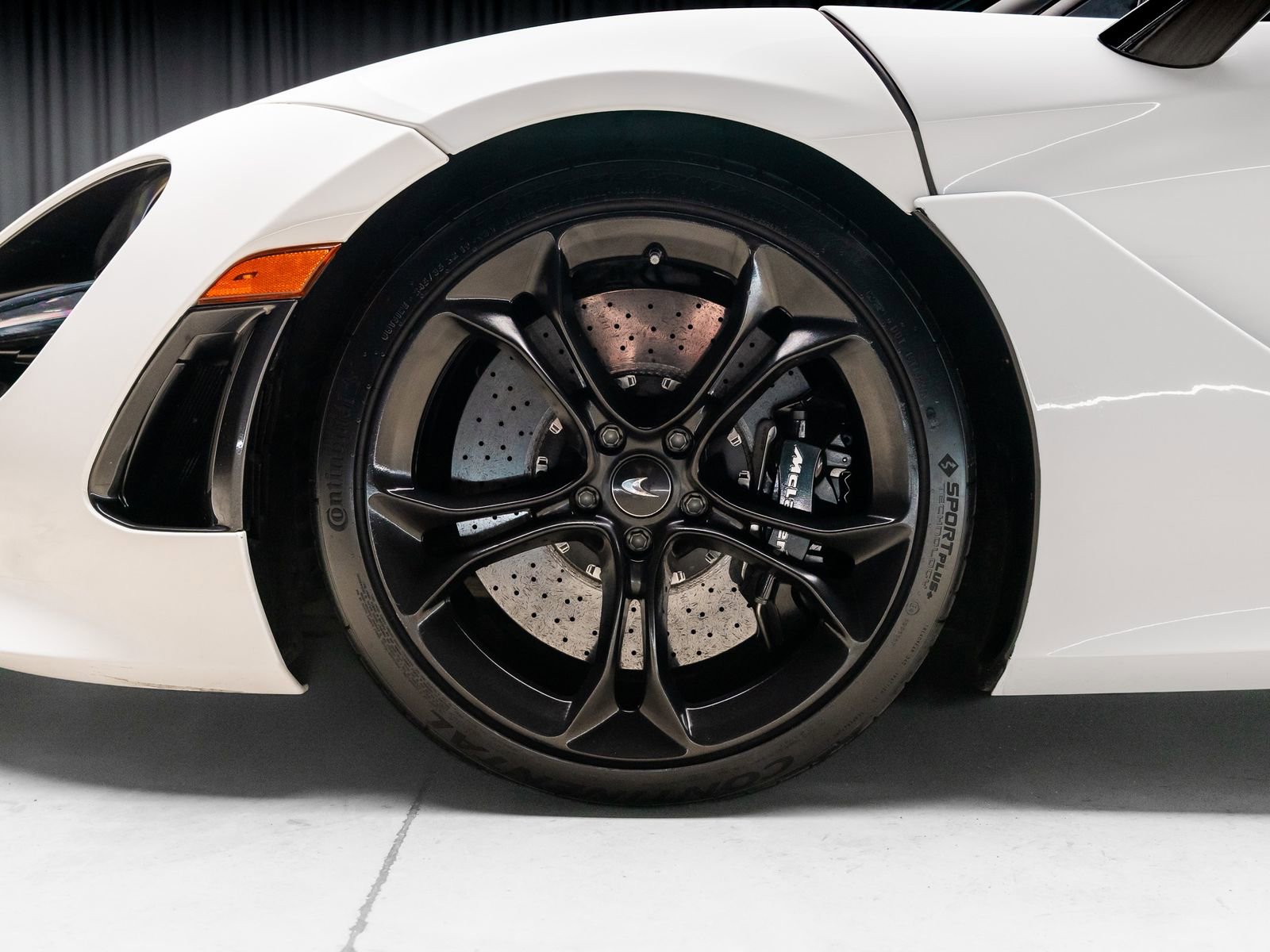 Used 2019 McLaren 720S Performance RWD image 27