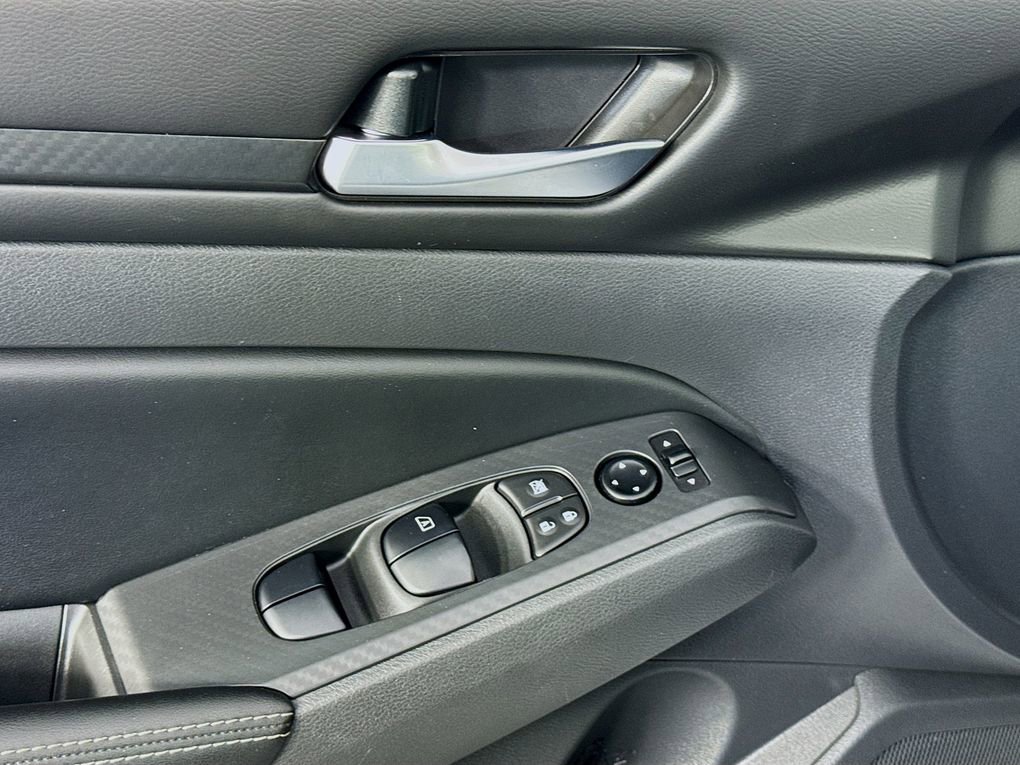 Used 2024 Nissan Altima 2.5 SV image 19