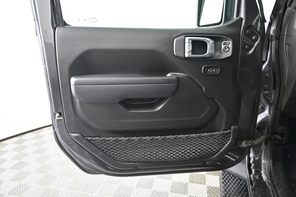 Used 2024 Jeep Wrangler Unlimited Rubicon w/ Dual Top Group AWD/4WD image 20