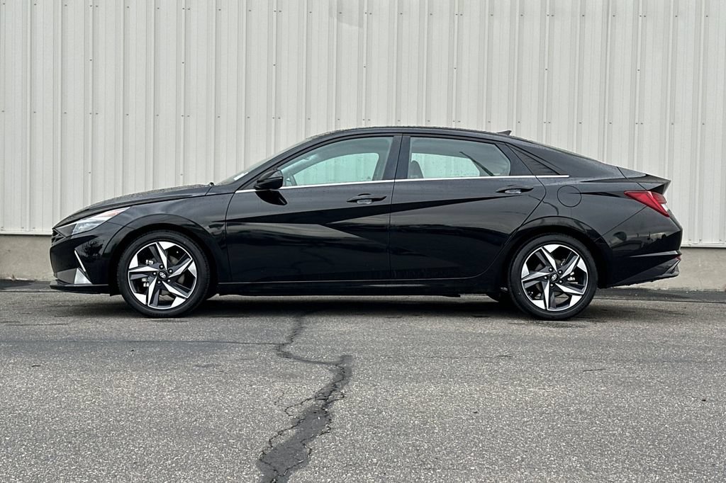 Used 2023 Hyundai Elantra Limited FWD image 10