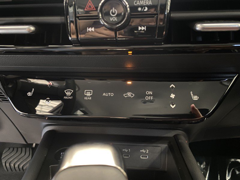 New 2026 Nissan Kicks SR w/ Cold Weather Package FWD image 35