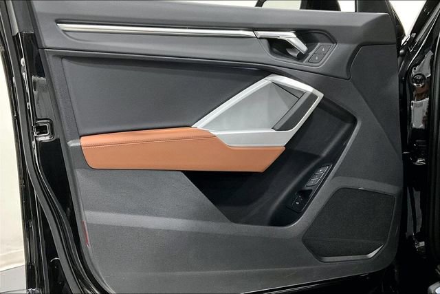 Certified 2025 Audi Q3 2.0T Premium w/ Convenience Package image 17