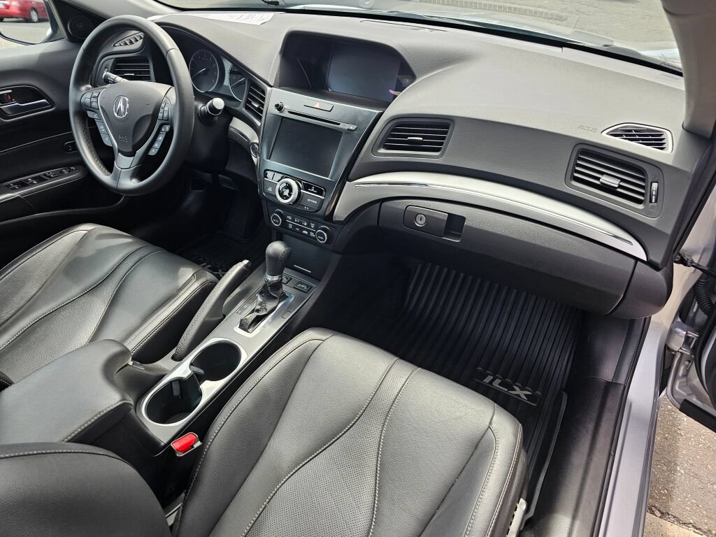 Used 2020 Acura ILX w/ Premium Package FWD image 10