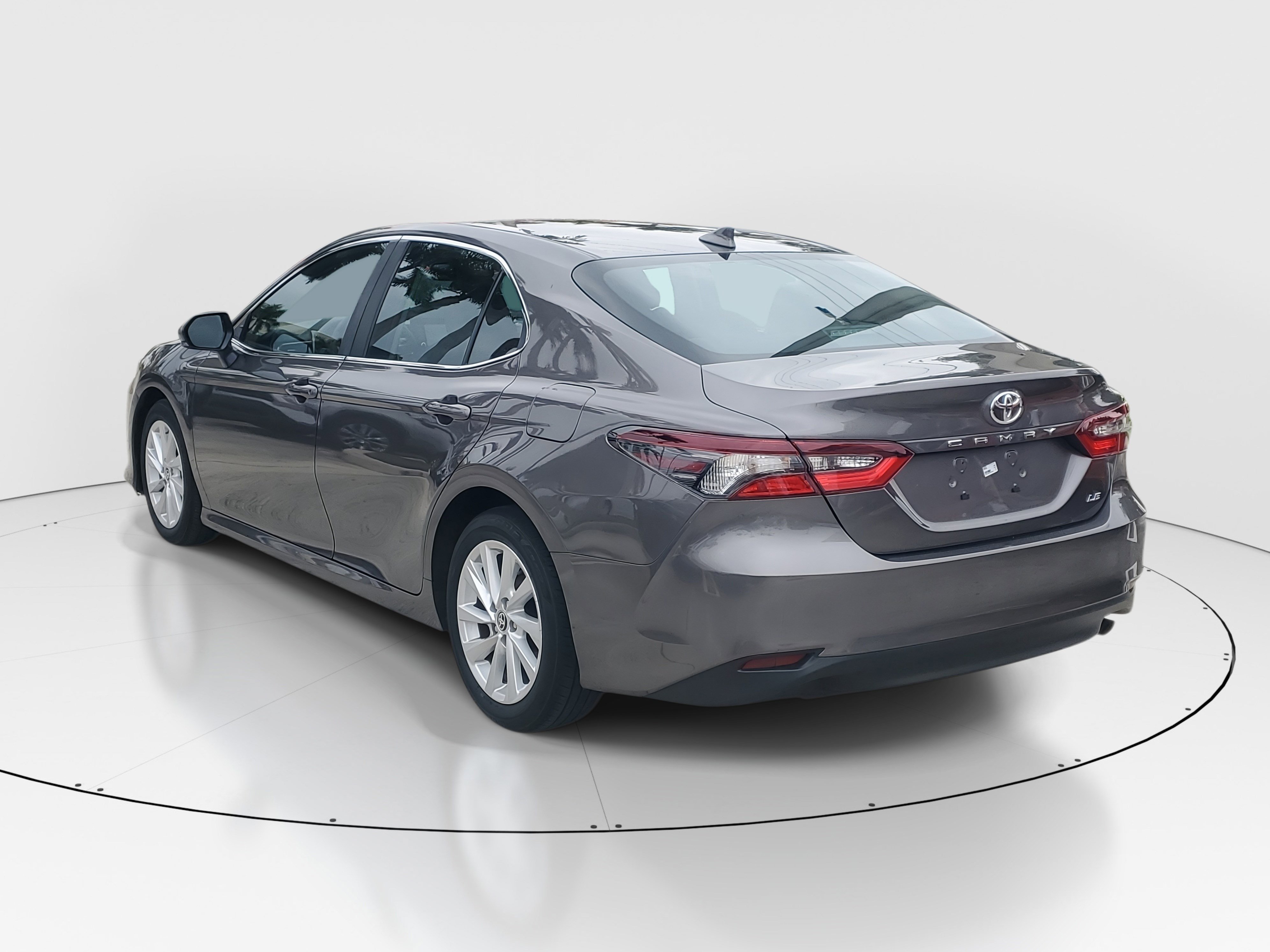 Used 2024 Toyota Camry LE w/ Convenience Package image 5