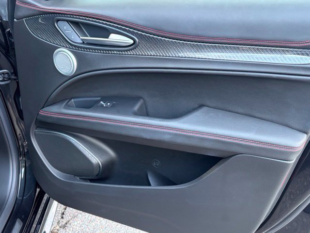 Used 2023 Alfa Romeo Stelvio Estrema AWD/4WD image 36