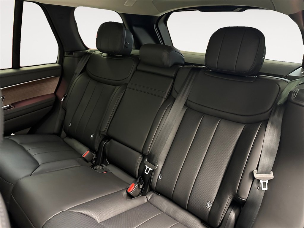 New 2026 Land Rover Range Rover SE image 13