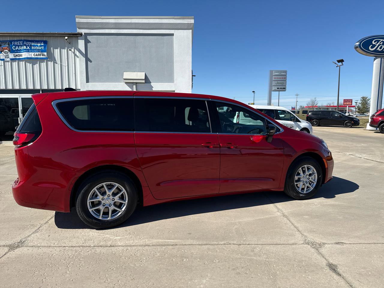 New 2026 Chrysler Pacifica Select image 6