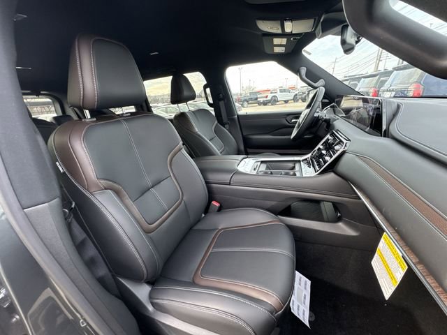 New 2026 Nissan Armada SL w/ Captain's Chari Seat Package image 24