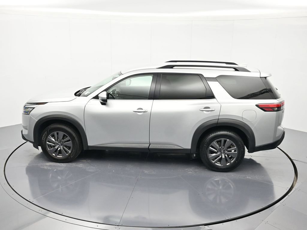 Certified 2024 Nissan Pathfinder SV image 37