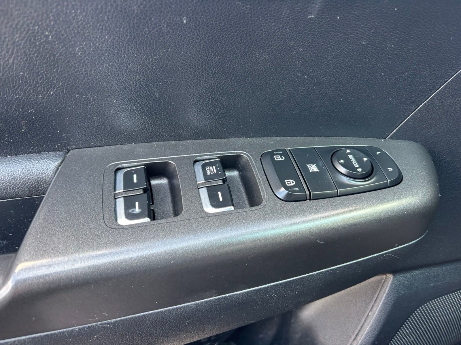 Used 2022 Kia Sportage LX image 15