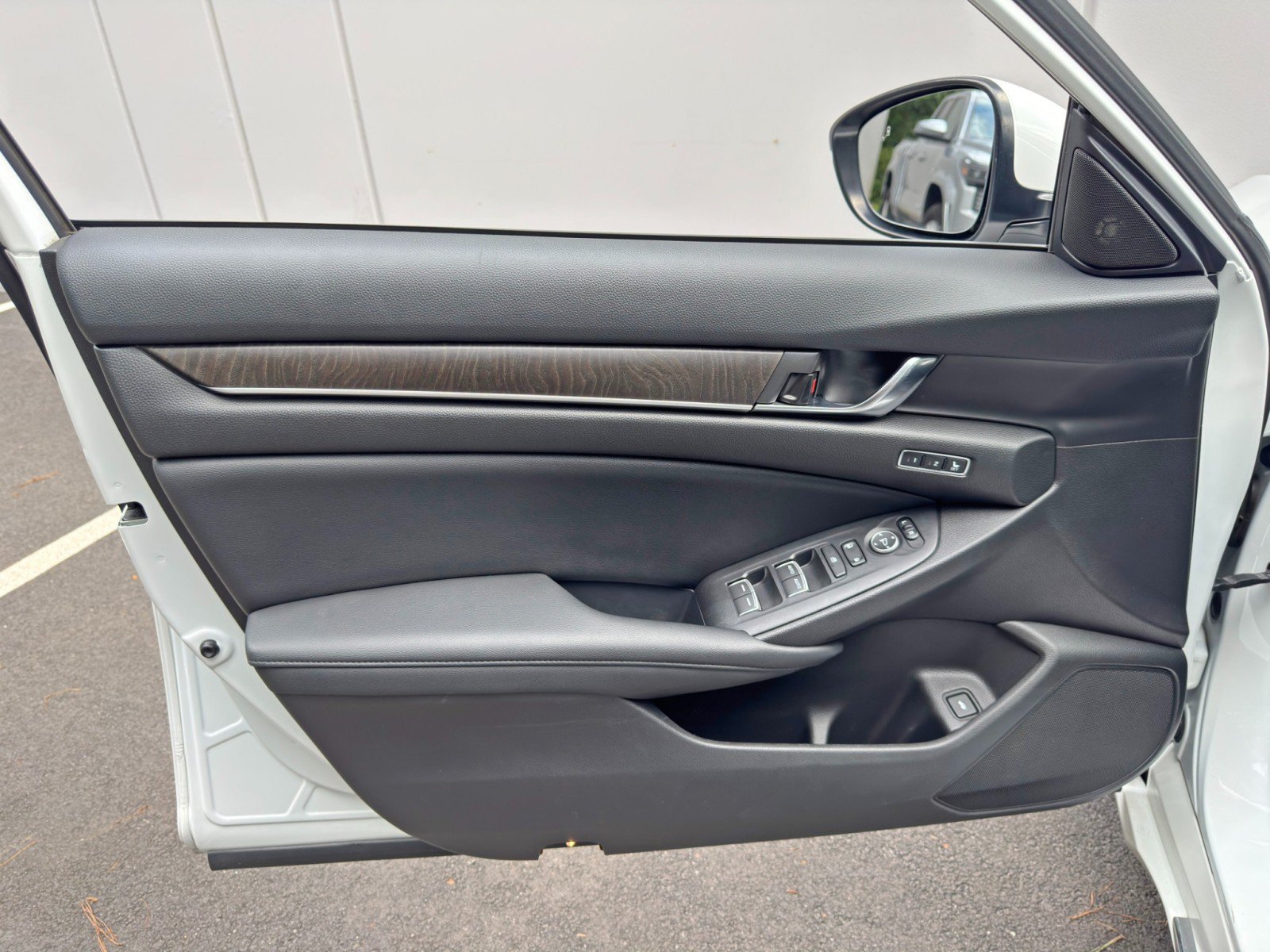 Used 2022 Honda Accord Touring image 41