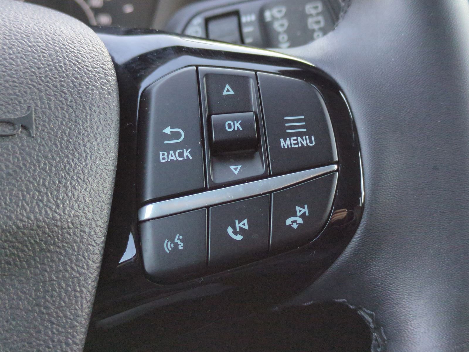 Used 2022 Ford Escape SE w/ Cold Weather Package image 28