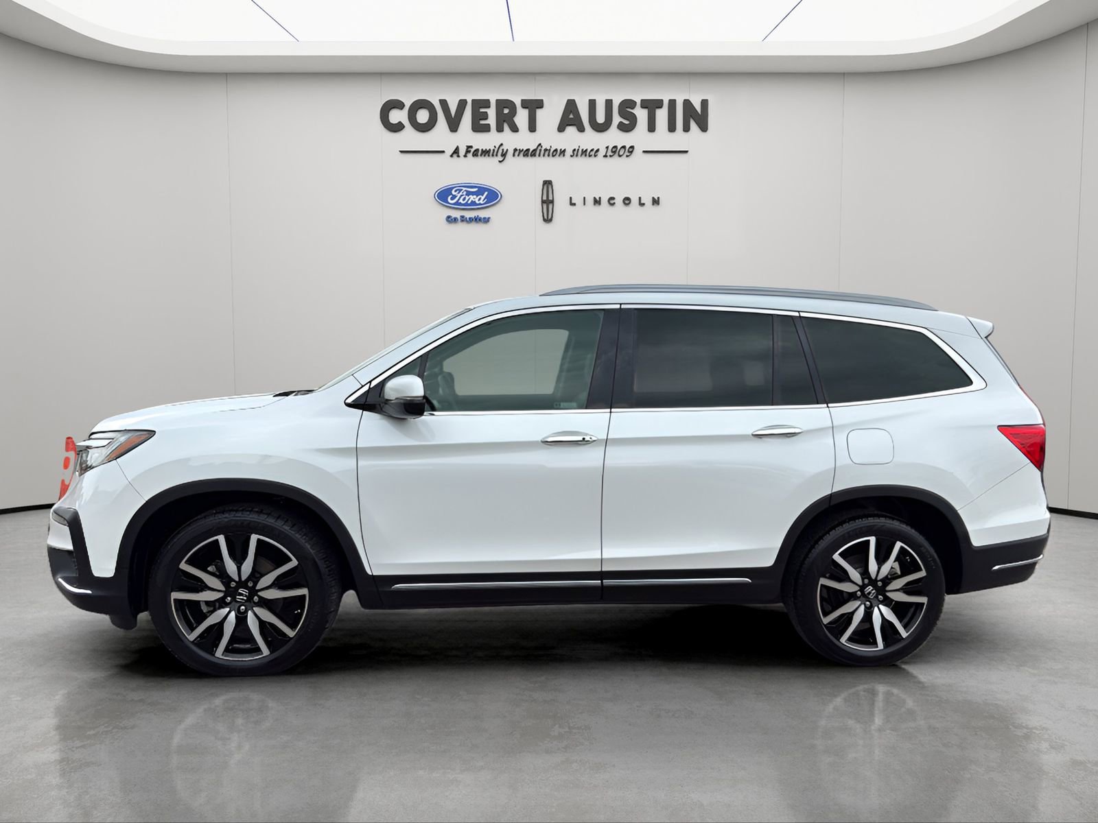 Used 2021 Honda Pilot Touring image 2