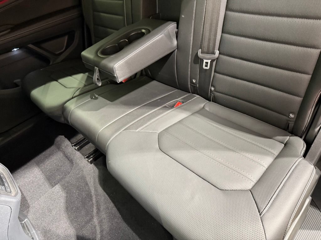 Used 2025 Volkswagen Atlas SEL AWD/4WD image 21