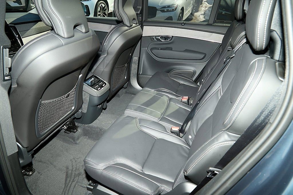 New 2026 Volvo XC90 B6 Ultra w/ Protection Package image 20