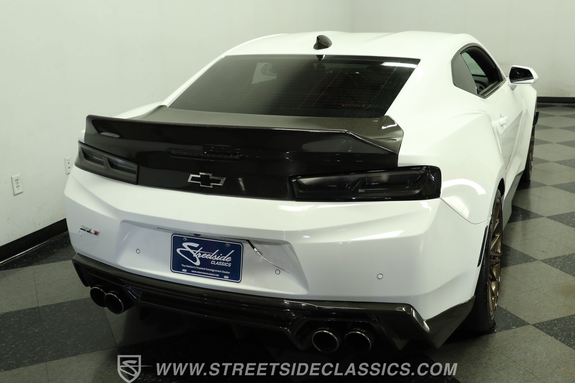 Used 2018 Chevrolet Camaro ZL1 RWD image 10