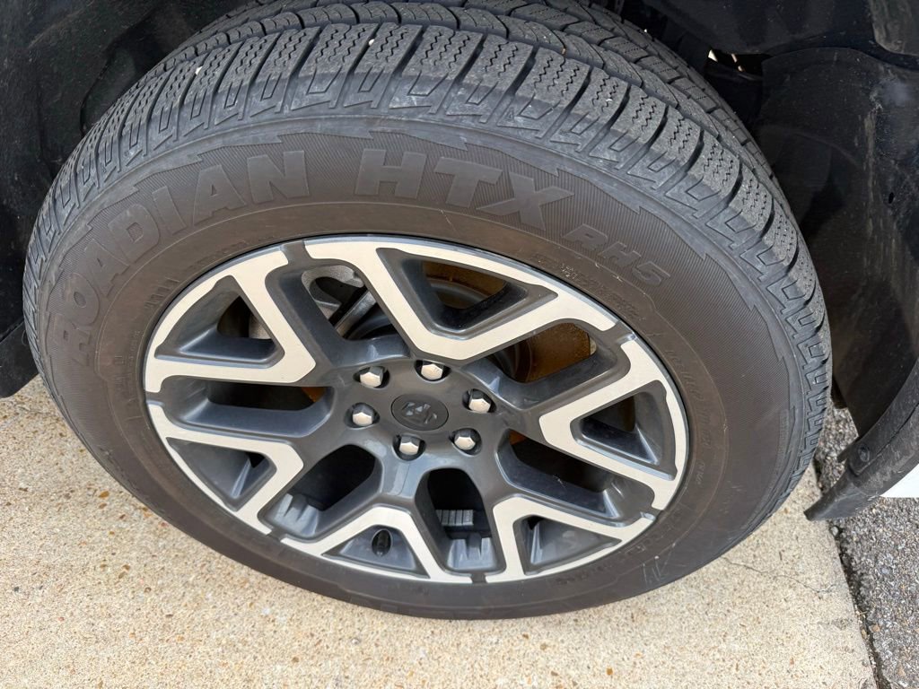 Used 2025 RAM 1500 Laramie image 4