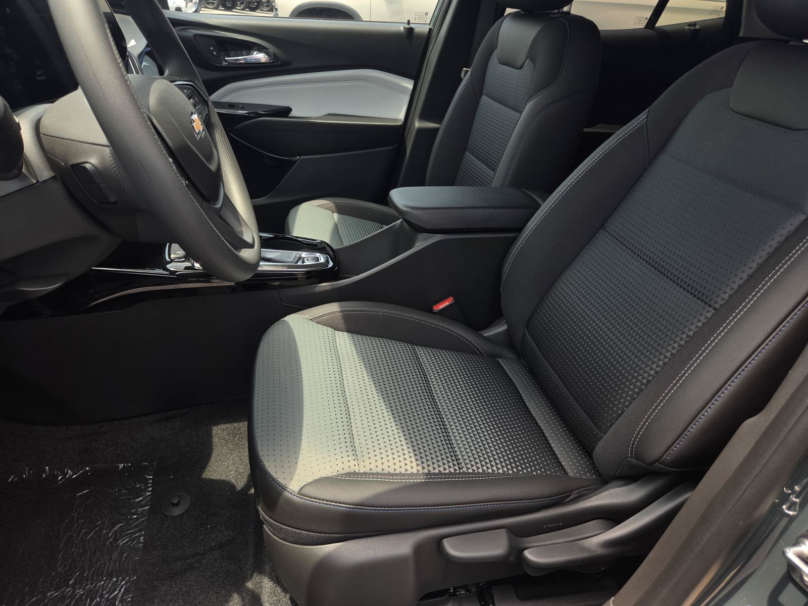 New 2026 Chevrolet Trax LT FWD image 16