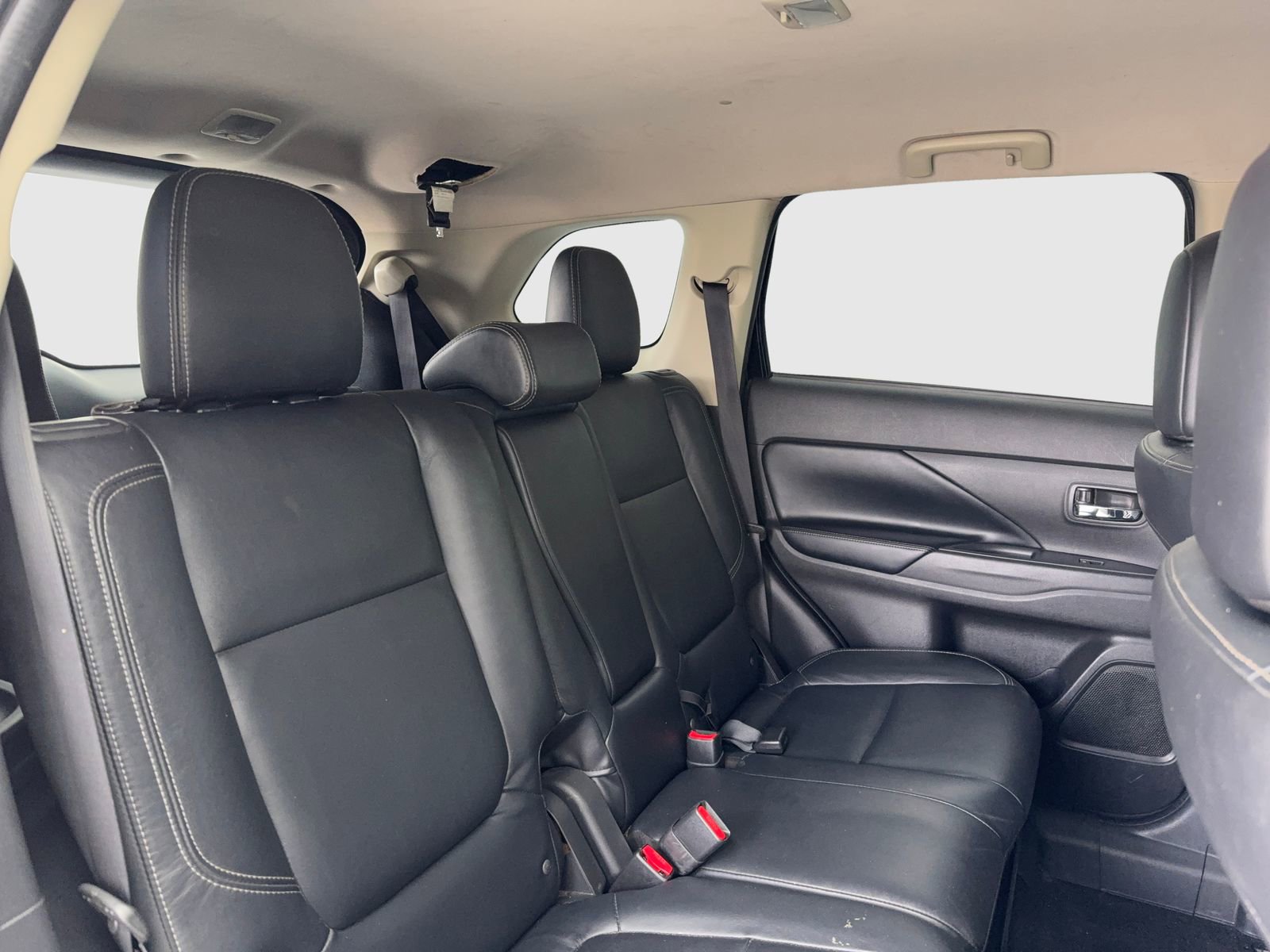 Used 2019 Mitsubishi Outlander SEL image 42