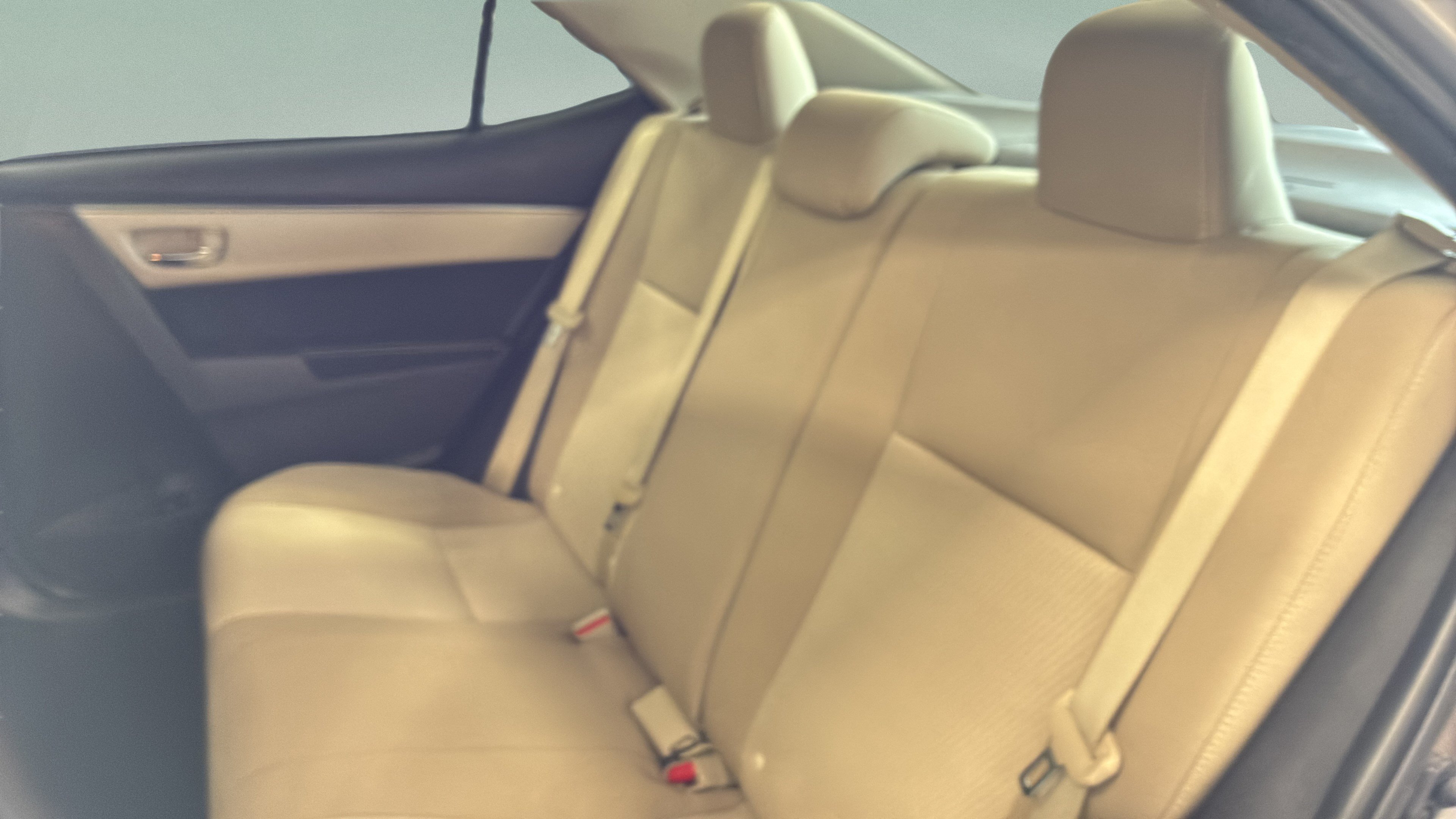 Used 2014 Toyota Corolla LE FWD image 28