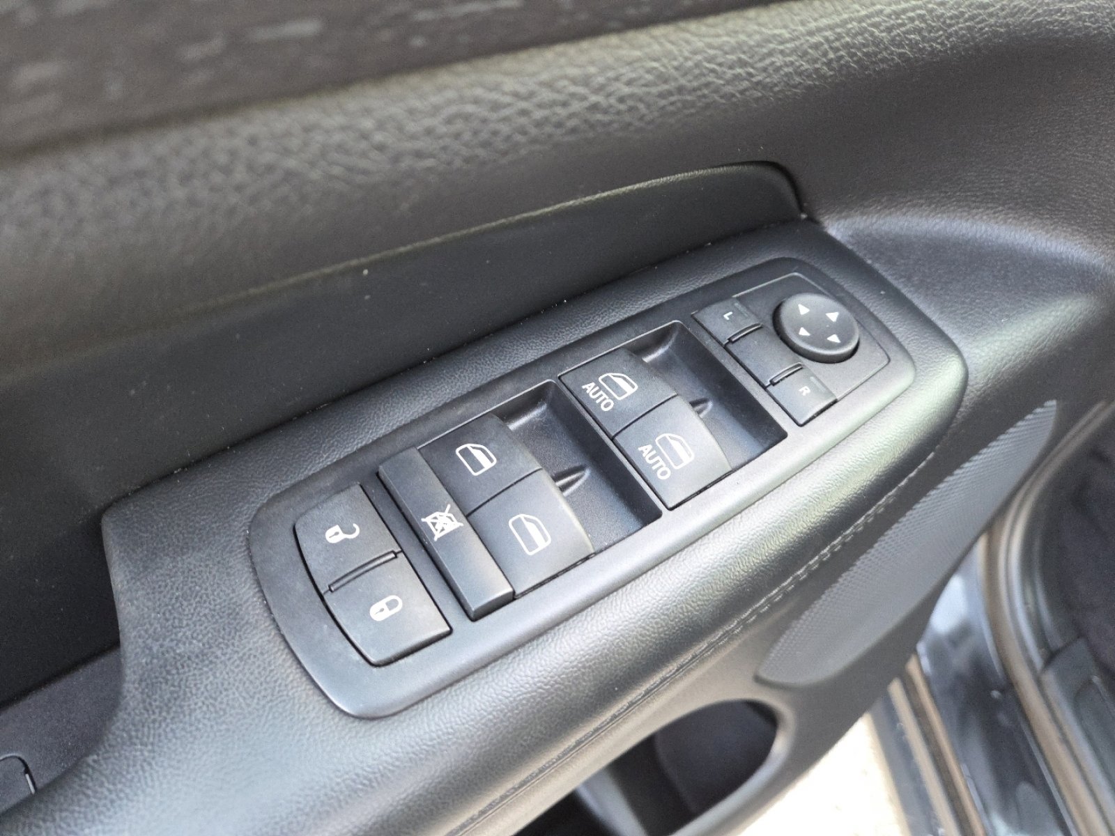 Used 2016 Jeep Grand Cherokee Laredo w/ Quick Order Package 23E image 24