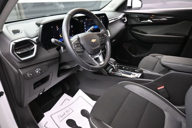 Used 2024 Chevrolet TrailBlazer LT w/ LT Cold Weather Package FWD image 15