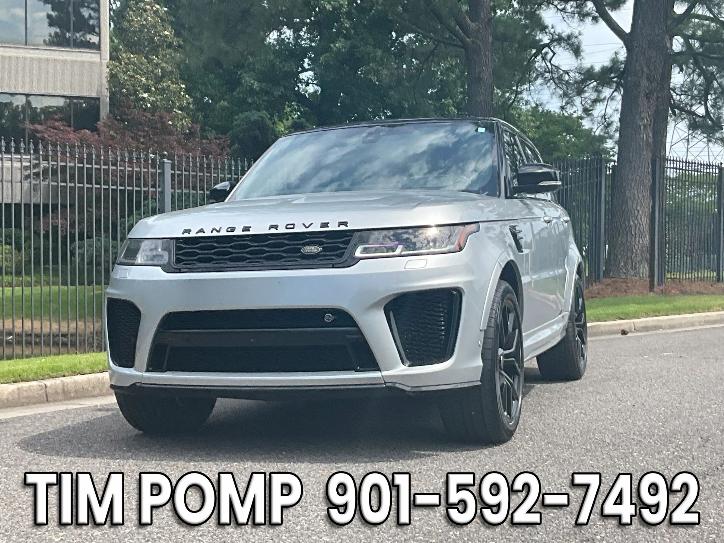 Used 2019 Land Rover Range Rover Sport SVR AWD/4WD image 2