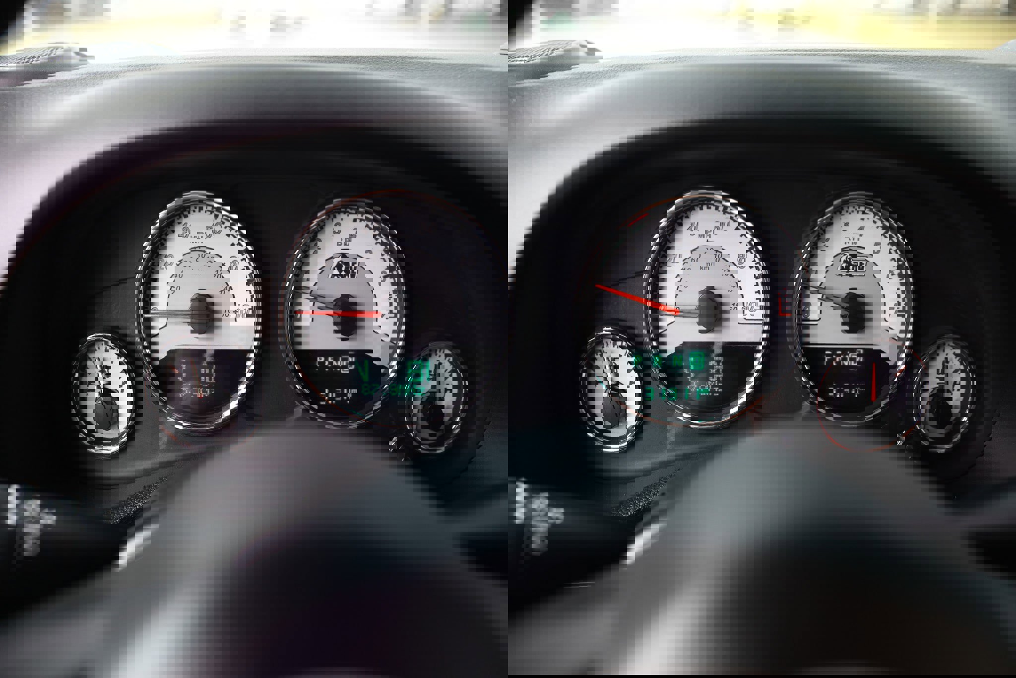 Used 2016 Jeep Wrangler Unlimited Rubicon w/ Connectivity Group image 39