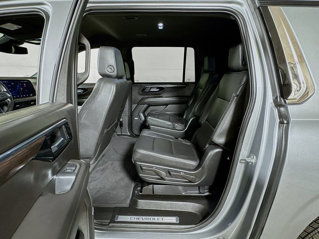 Used 2026 Chevrolet Suburban LT w/ Comfort Package AWD/4WD image 23