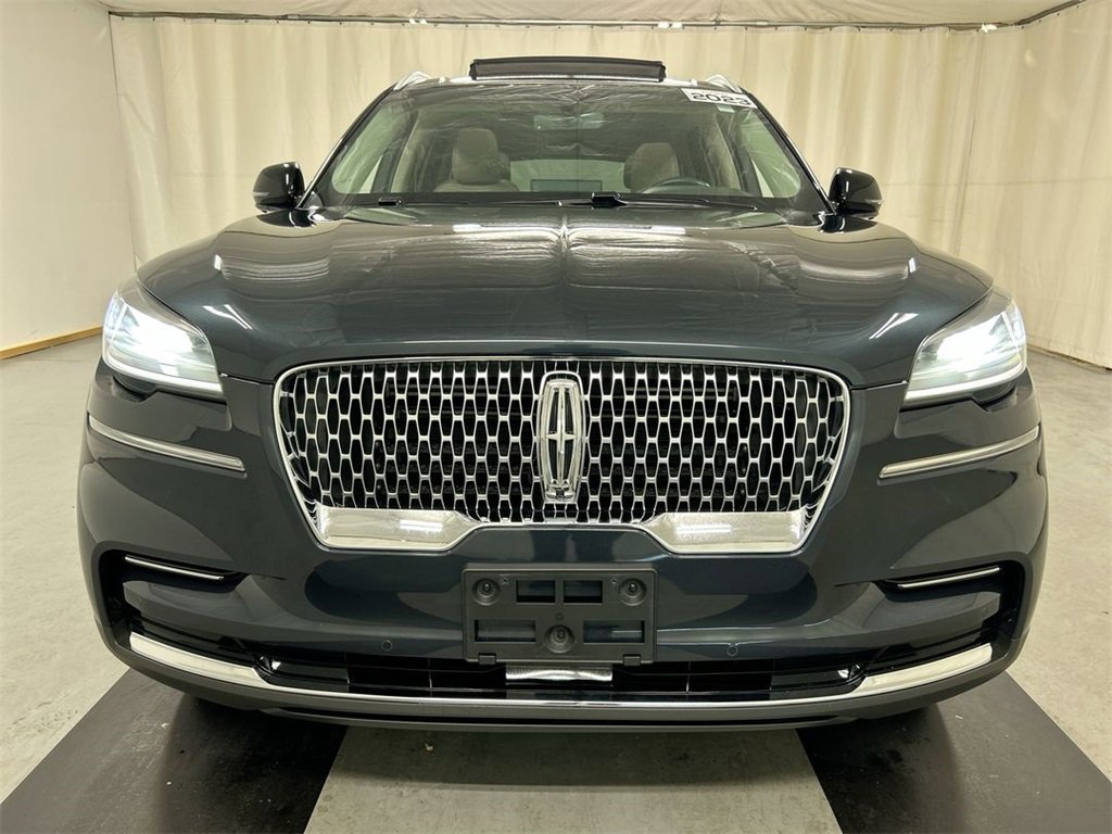 Used 2023 Lincoln Aviator Reserve w/ Elements Package Plus image 3