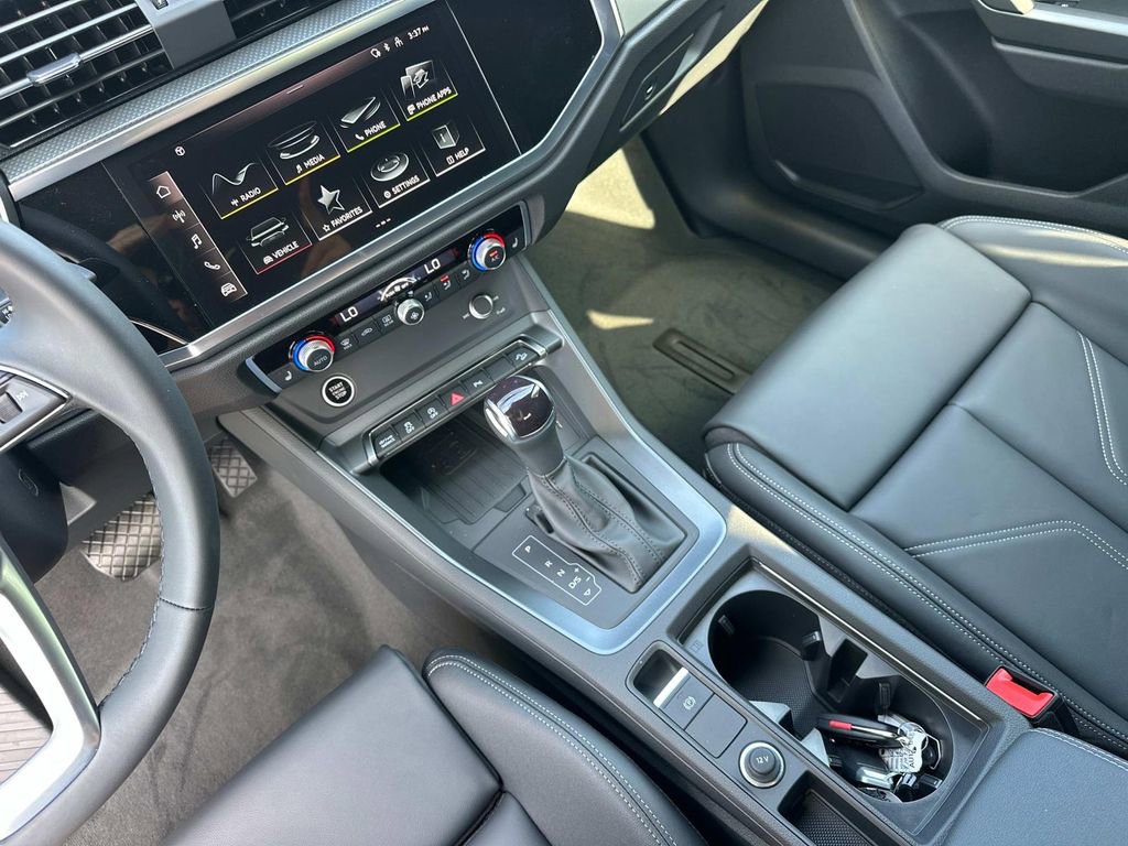 New 2025 Audi Q3 2.0T Premium image 25