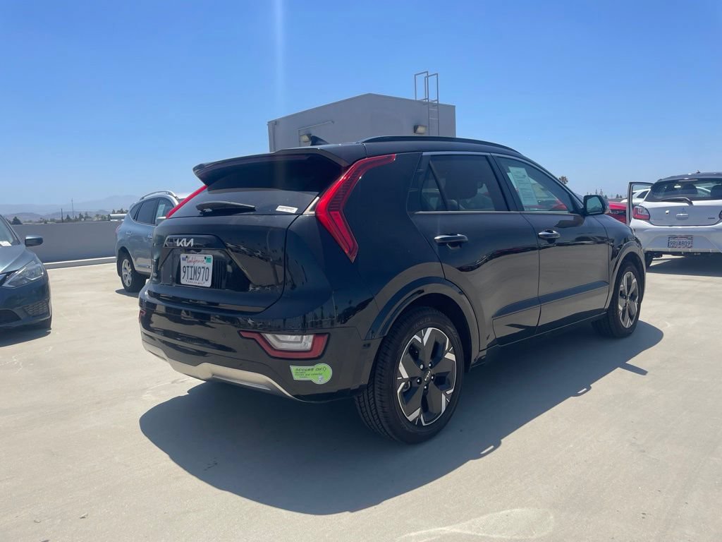 Used 2023 Kia Niro Wave FWD image 2