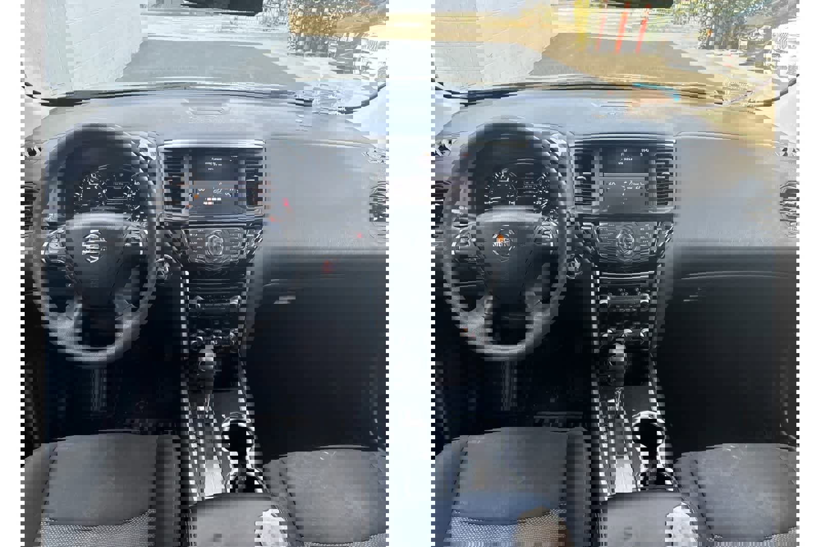 Used 2020 Nissan Pathfinder S image 4